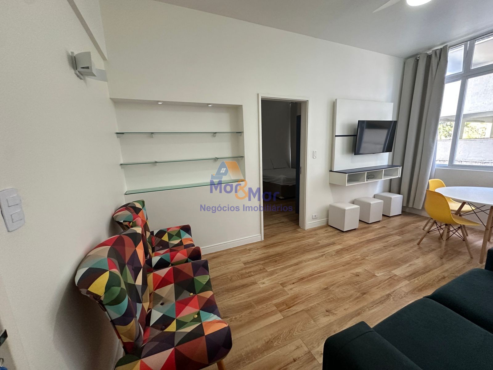 Apartamento na Praia das Pitangueiras, Guarujá - SP