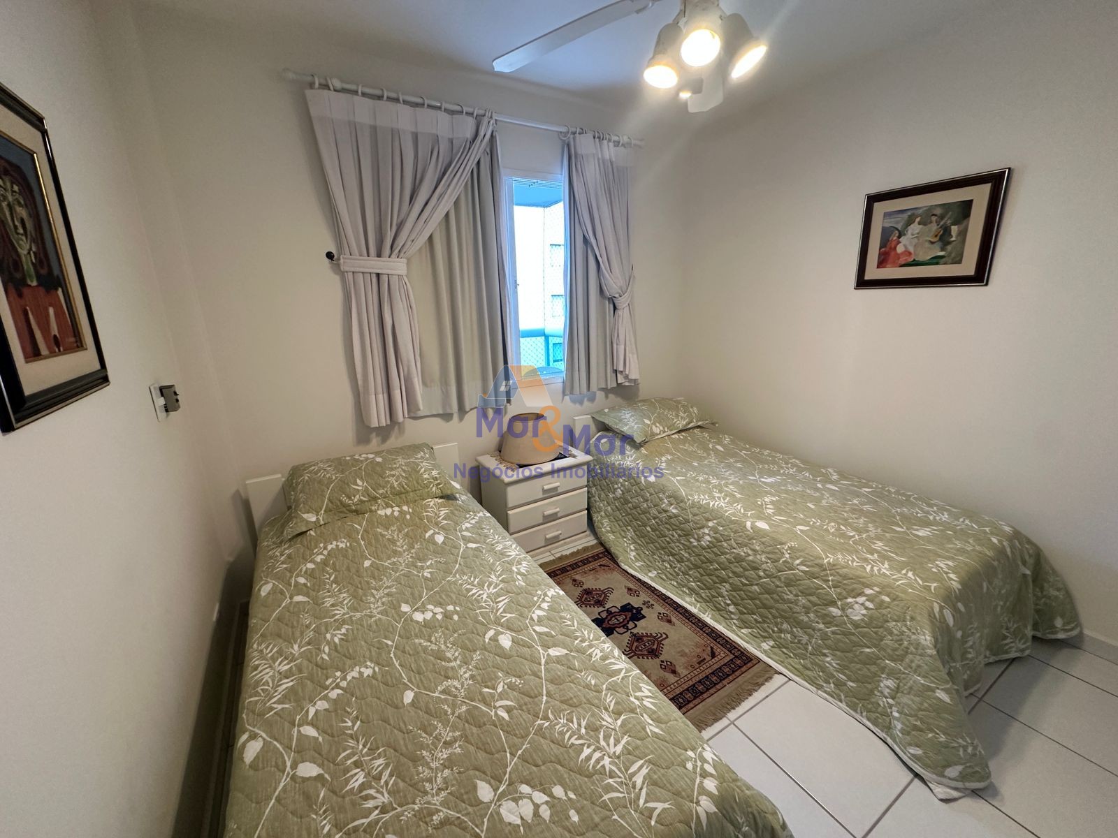 Apartamento na Praia das Pitangueiras, Guarujá - SP