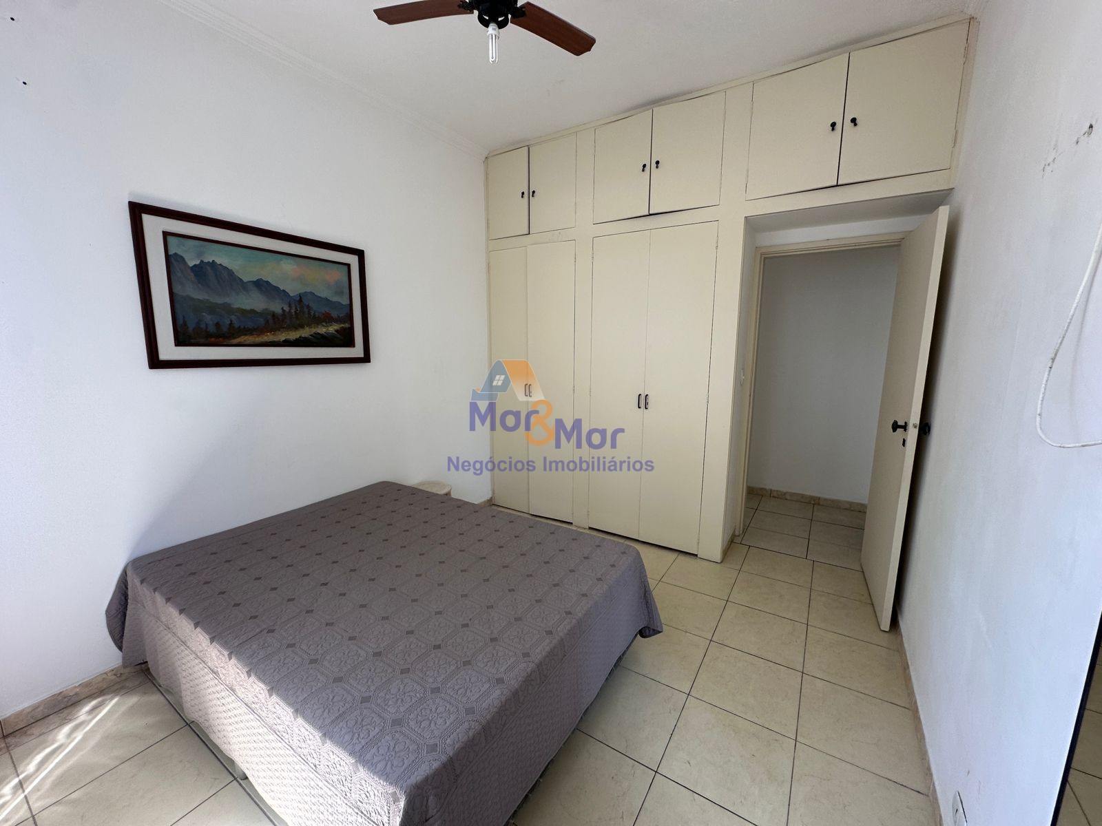 Apartamento na Praia das Pitangueiras, Guarujá - SP