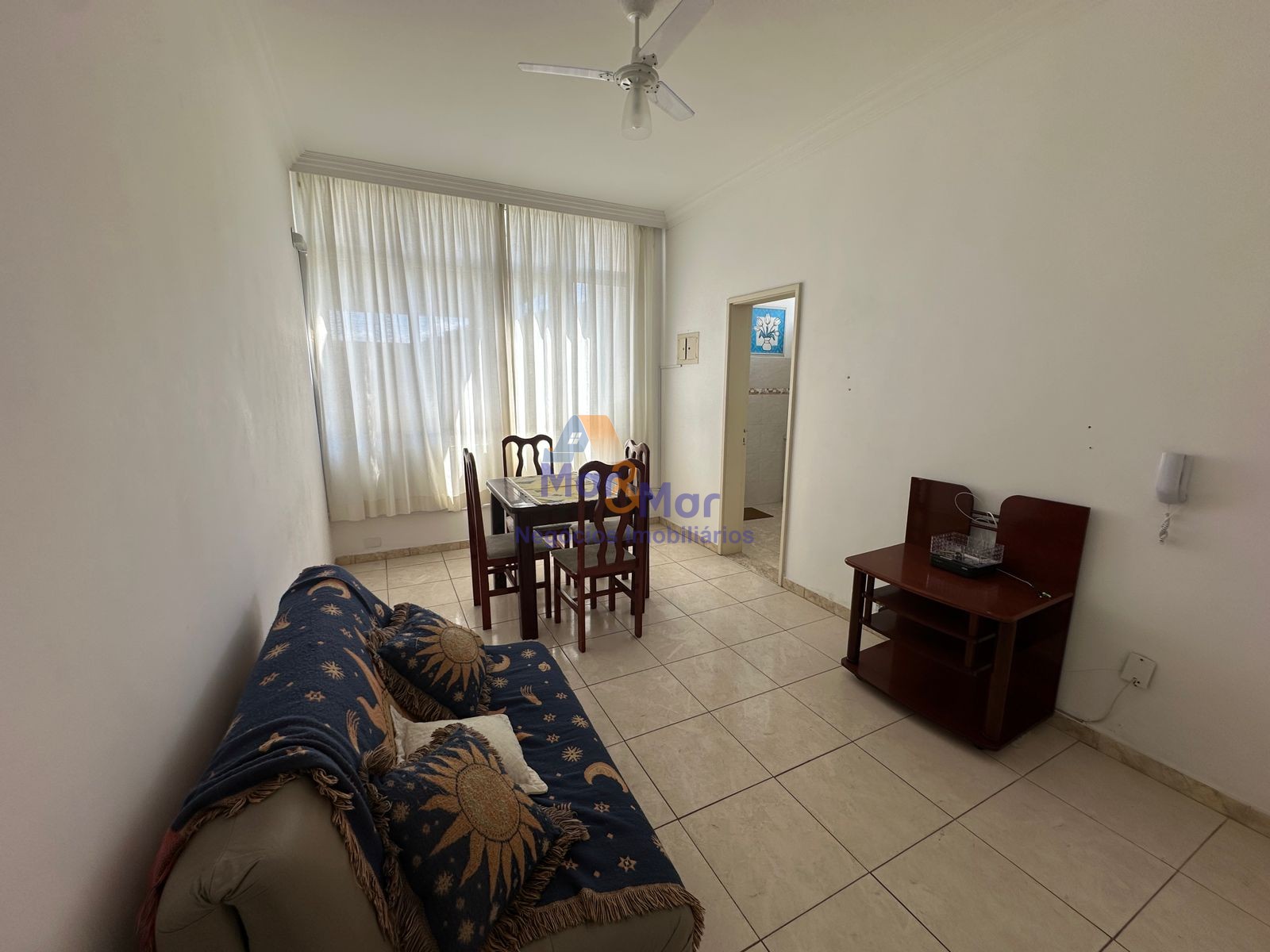 Apartamento na Praia das Pitangueiras, Guarujá - SP