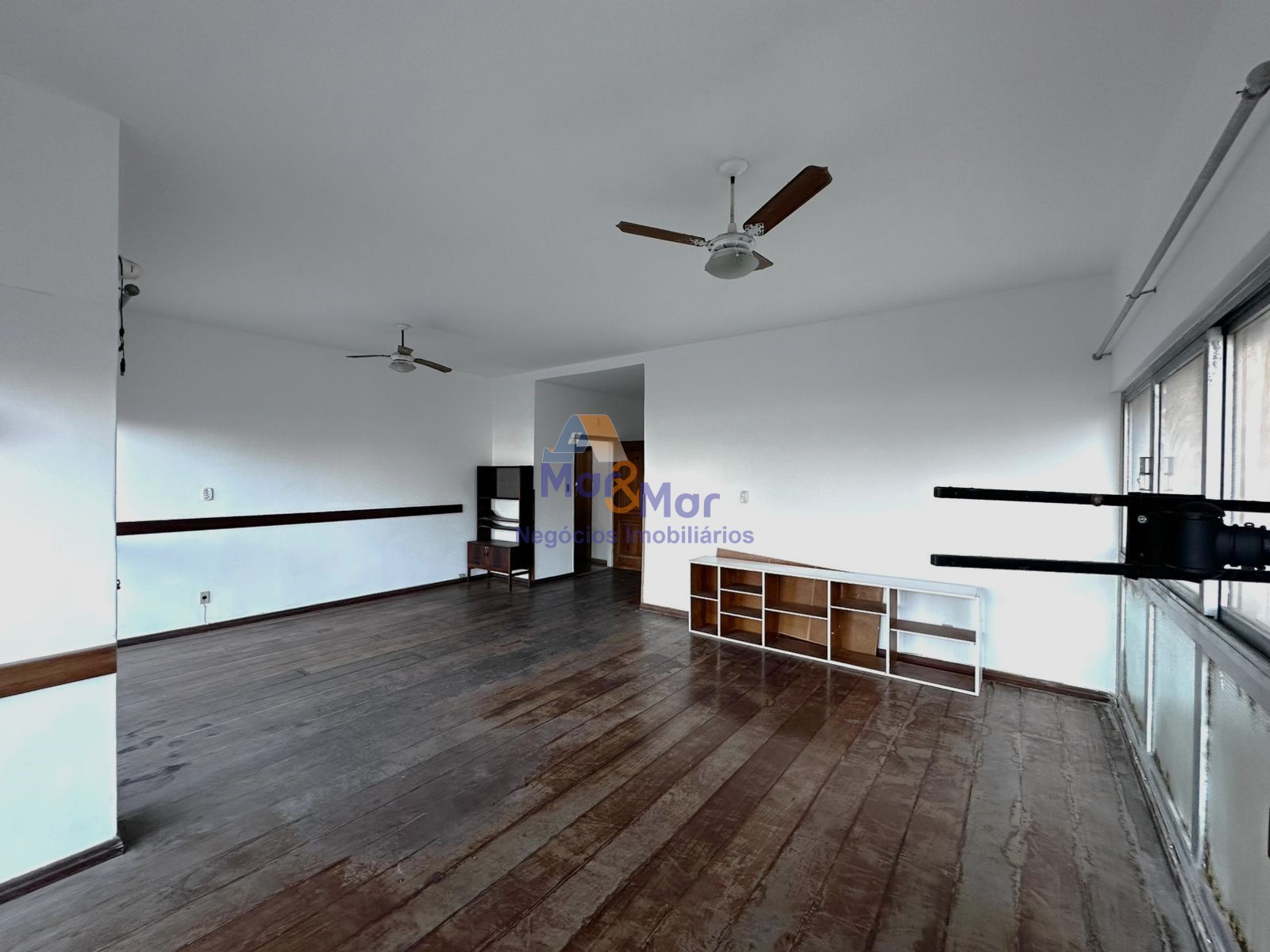 Apartamento Frente ao Mar nas Pitangueiras, Guarujá - SP