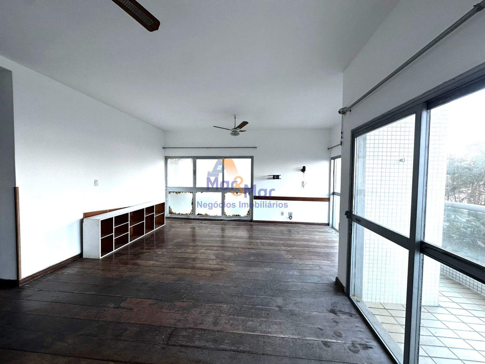 Apartamento Frente ao Mar nas Pitangueiras, Guarujá - SP