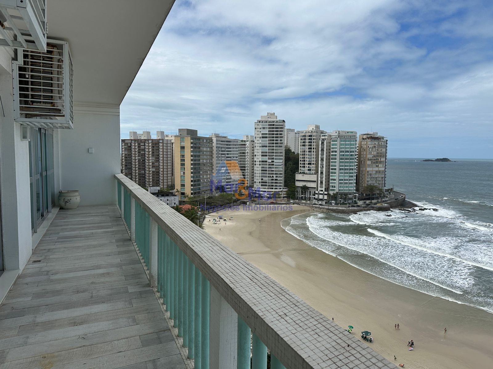 Apartamento Frente ao Mar nas Pitangueiras, Guarujá - SP