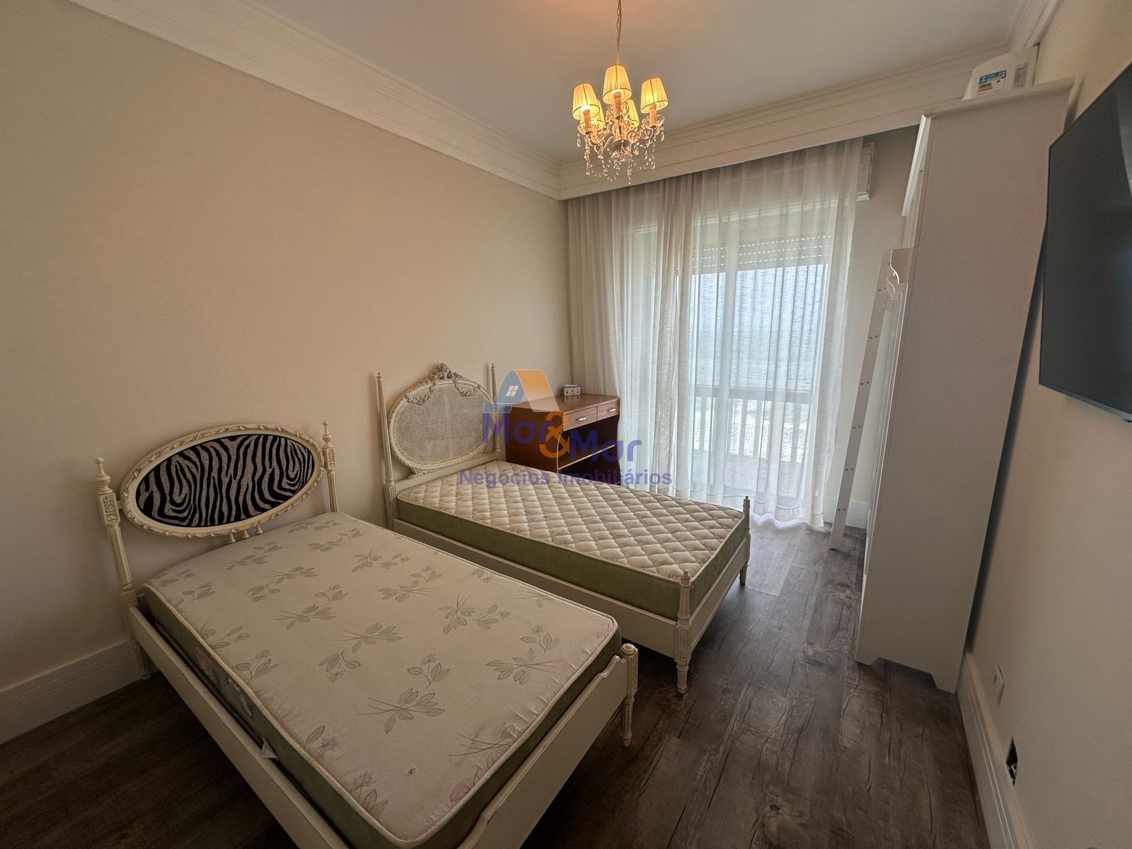 Apartamento Frente ao Mar nas Pitangueiras, Guarujá - SP