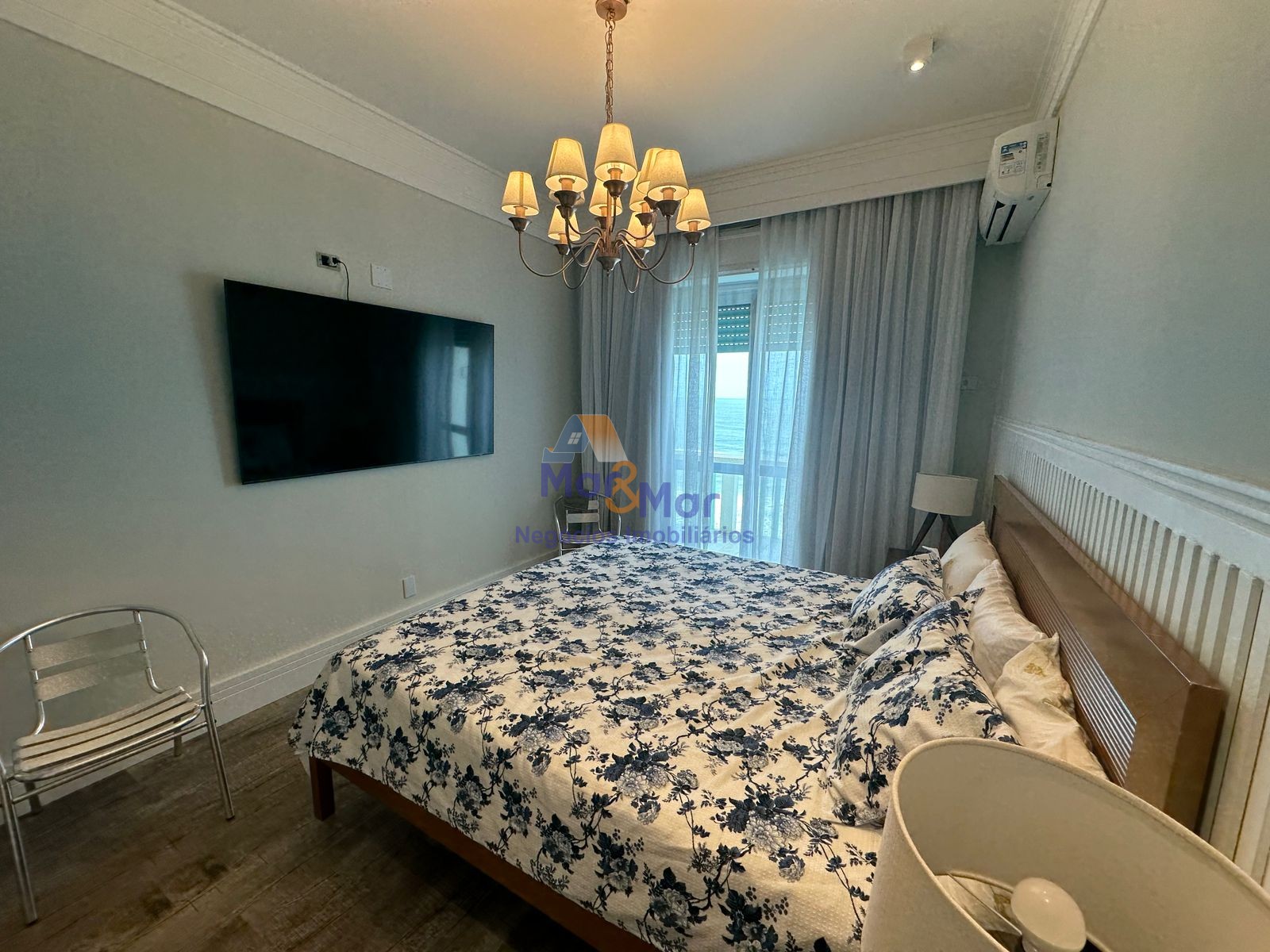 Apartamento Frente ao Mar nas Pitangueiras, Guarujá - SP