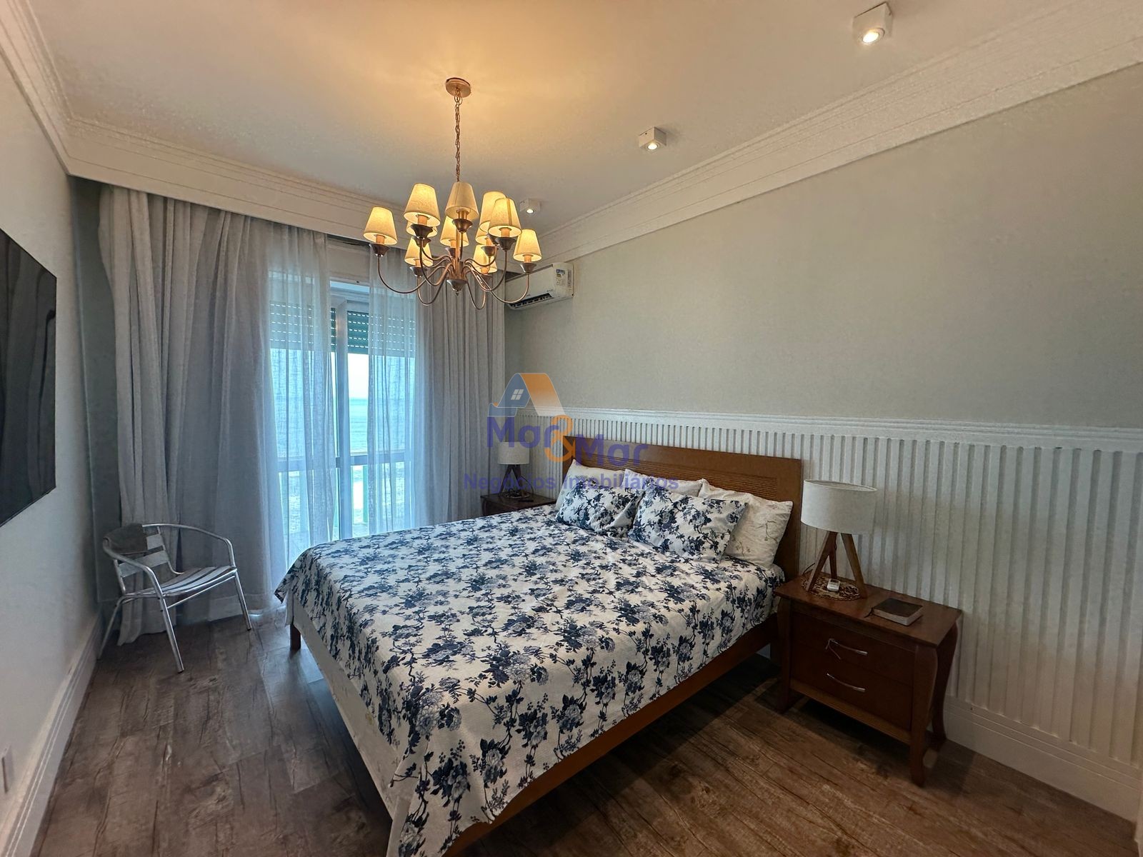 Apartamento Frente ao Mar nas Pitangueiras, Guarujá - SP