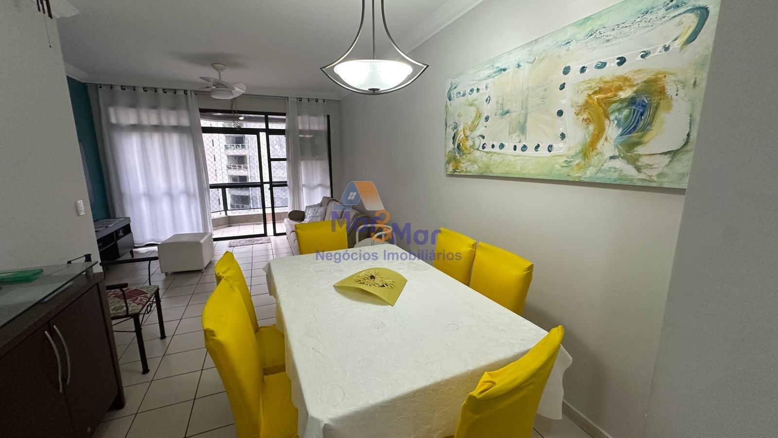 Apartamento na Praia das Pitangueiras, Guarujá - SP