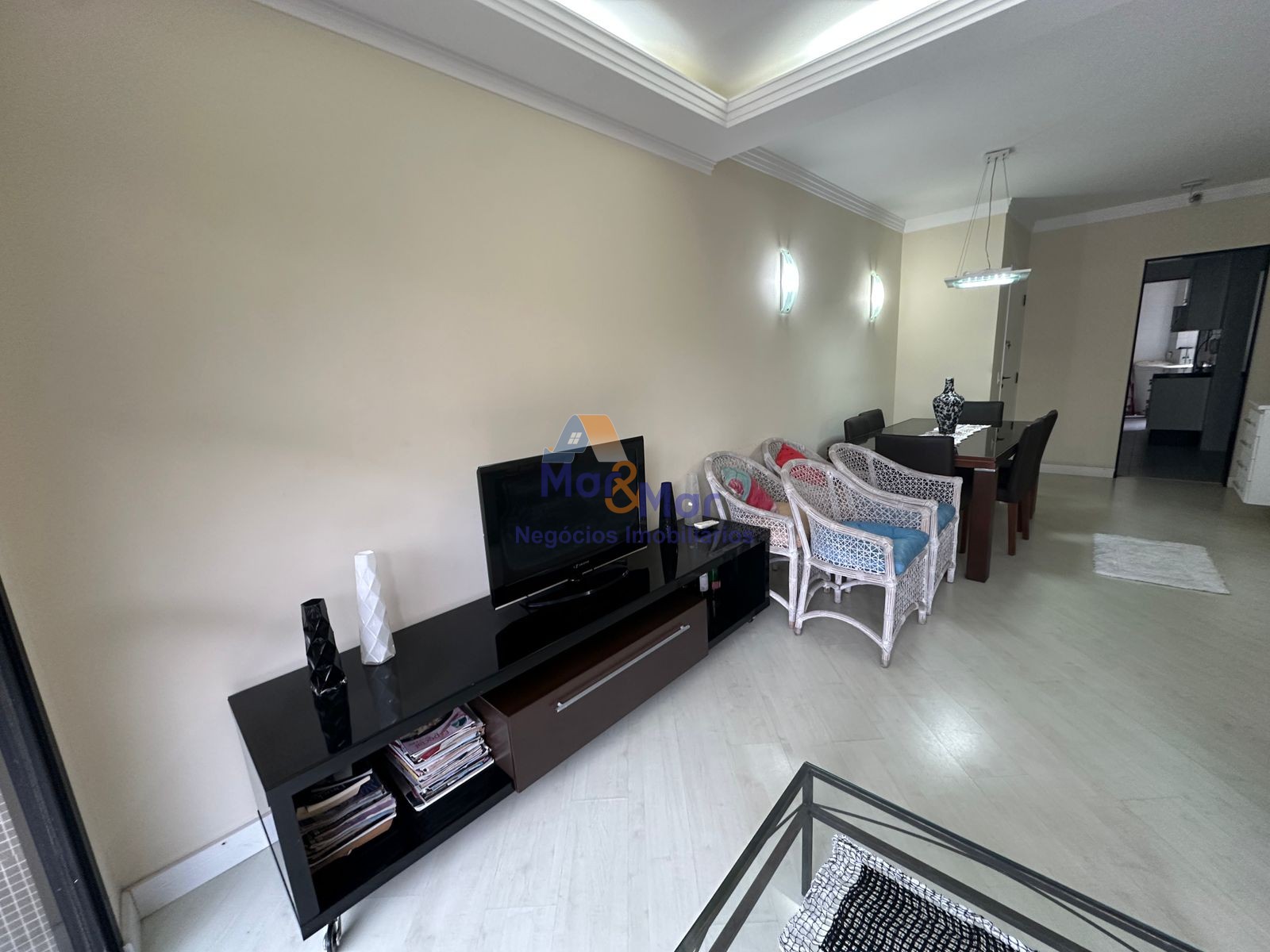 Apartamento na Praia das Pitangueiras, Guarujá - SP