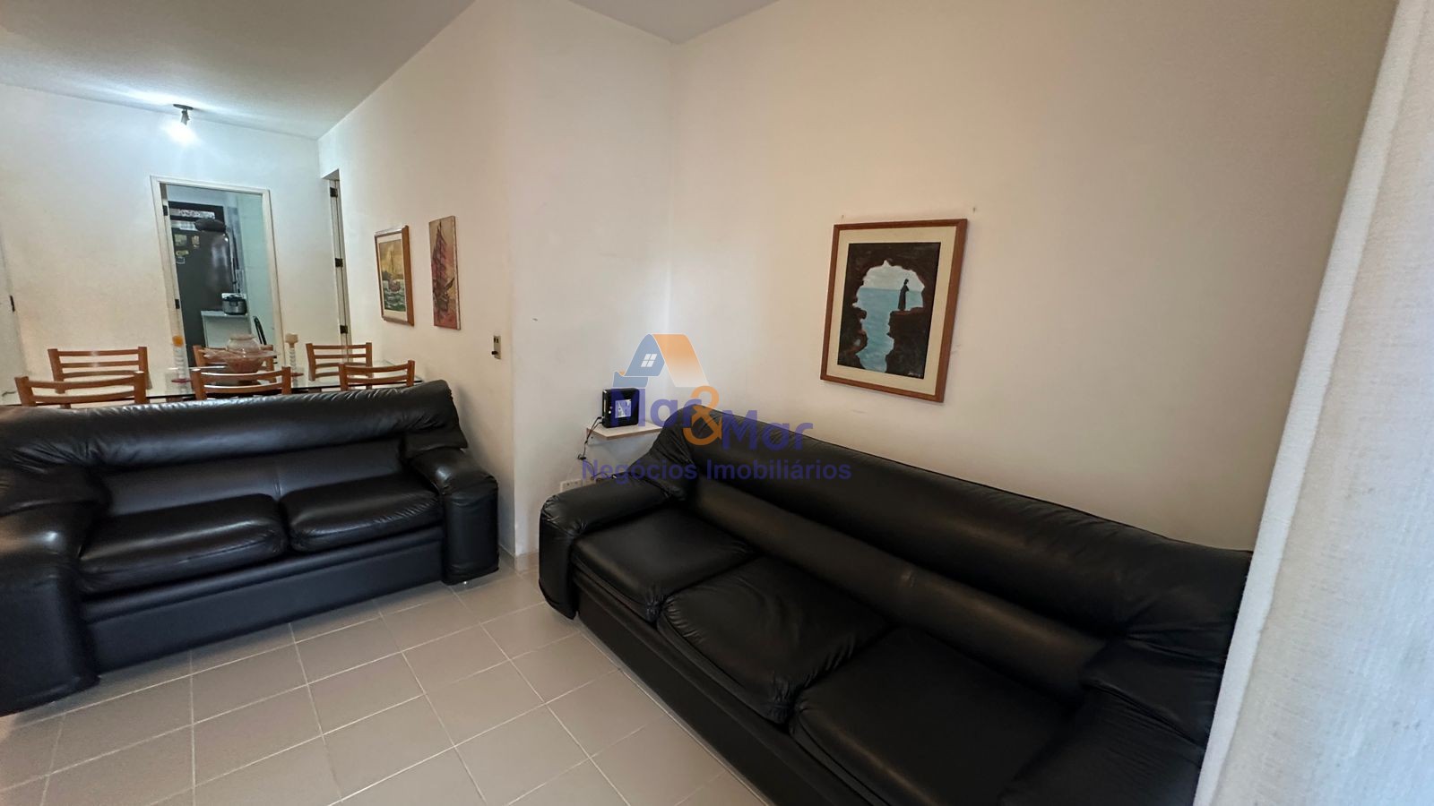 Apartamento na Praia das Pitangueiras, Guarujá - SP