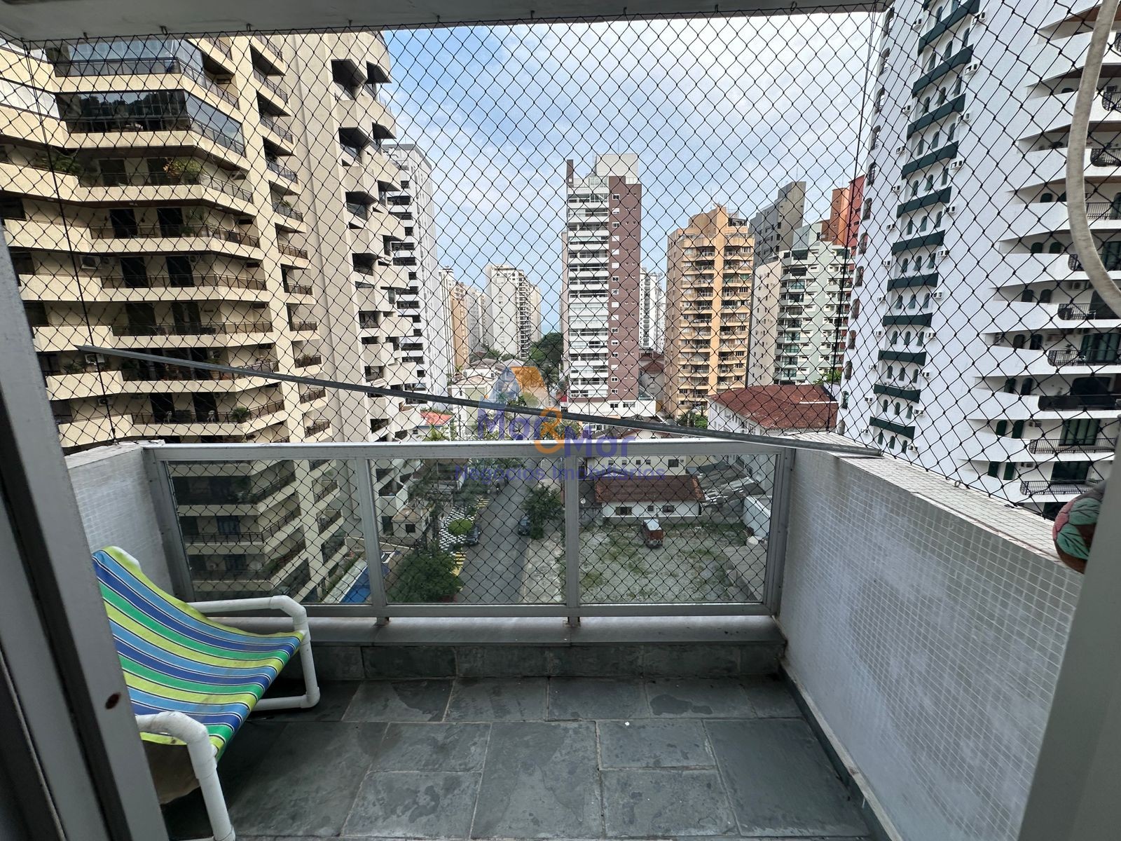Apartamento na Praia das Pitangueiras, Guarujá - SP