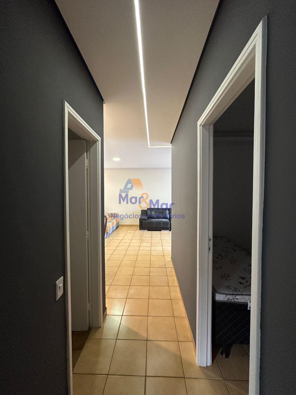 Apartamento na Praia das Pitangueiras, Guarujá - SP