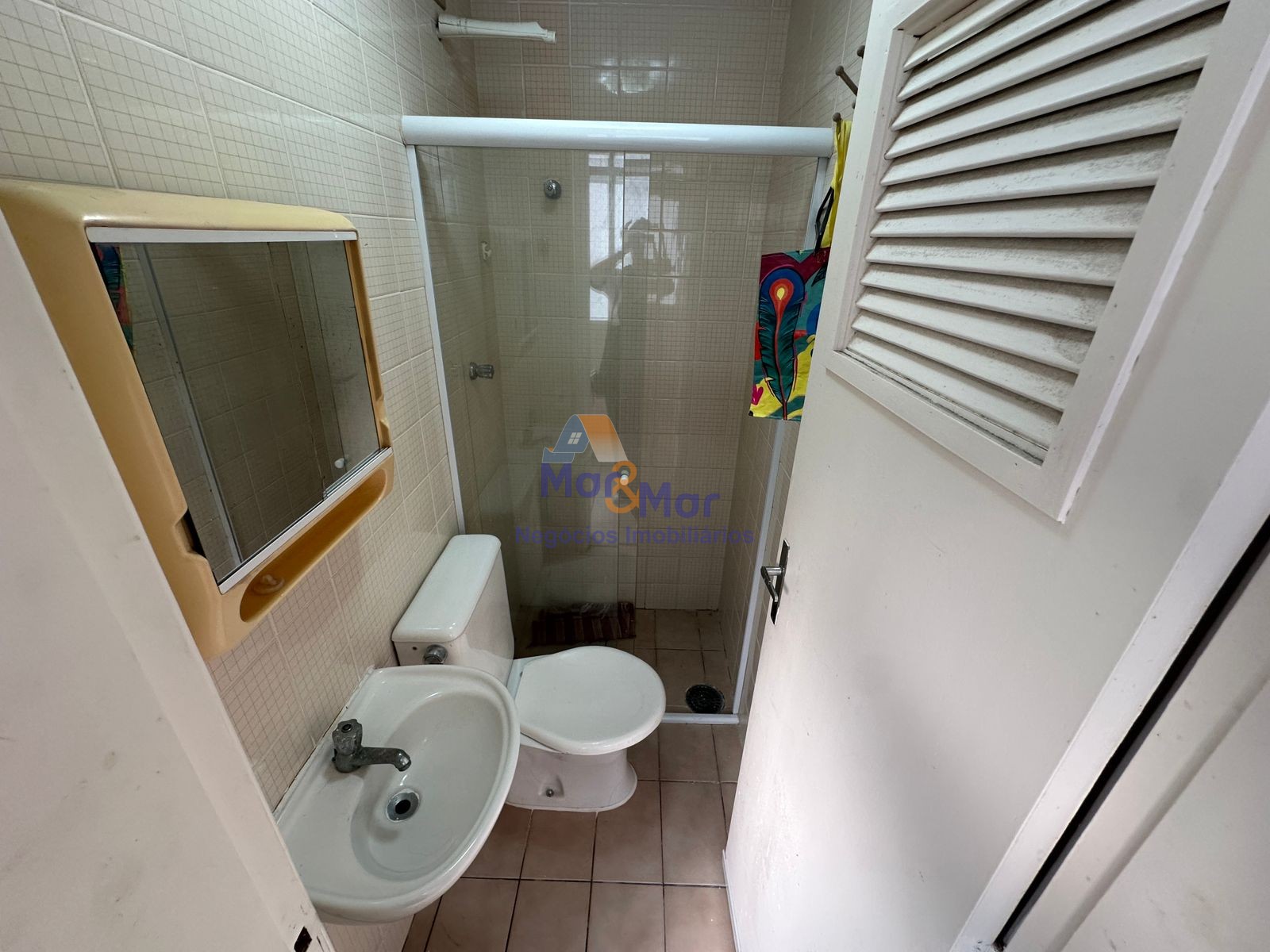 Apartamento na Praia das Pitangueiras, Guarujá - SP