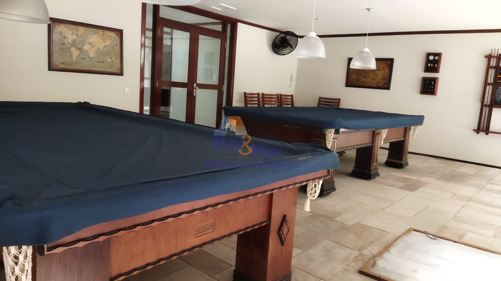 Apartamento na Praia das Pitangueiras, Guarujá - SP