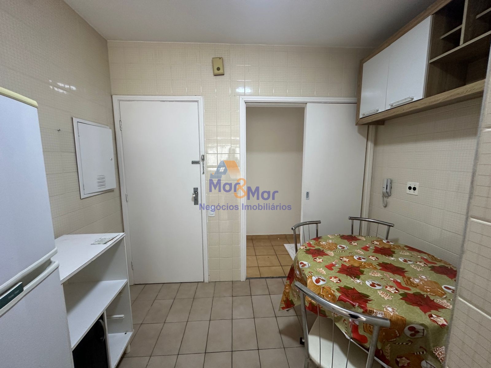 Apartamento na Praia das Pitangueiras, Guarujá - SP