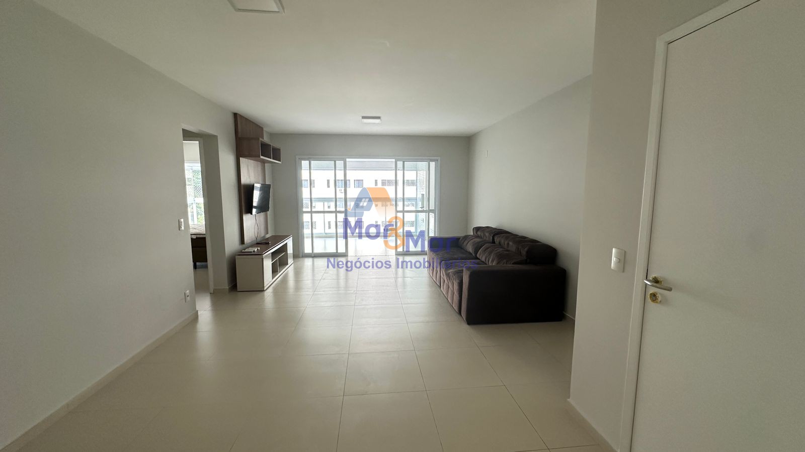 Apartamento na Praia das Pitangueiras, Guarujá - SP
