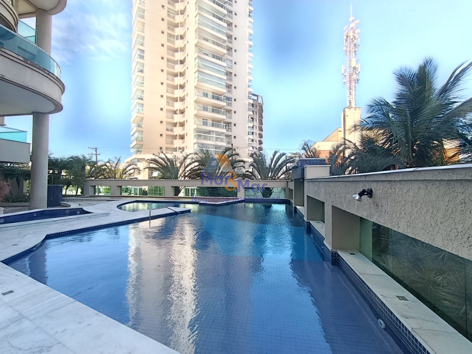 Apartamento na Praia da Enseada, Guarujá - SP