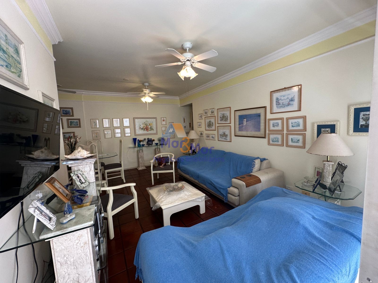 Apartamento na Praia das Pitangueiras, Guarujá - SP