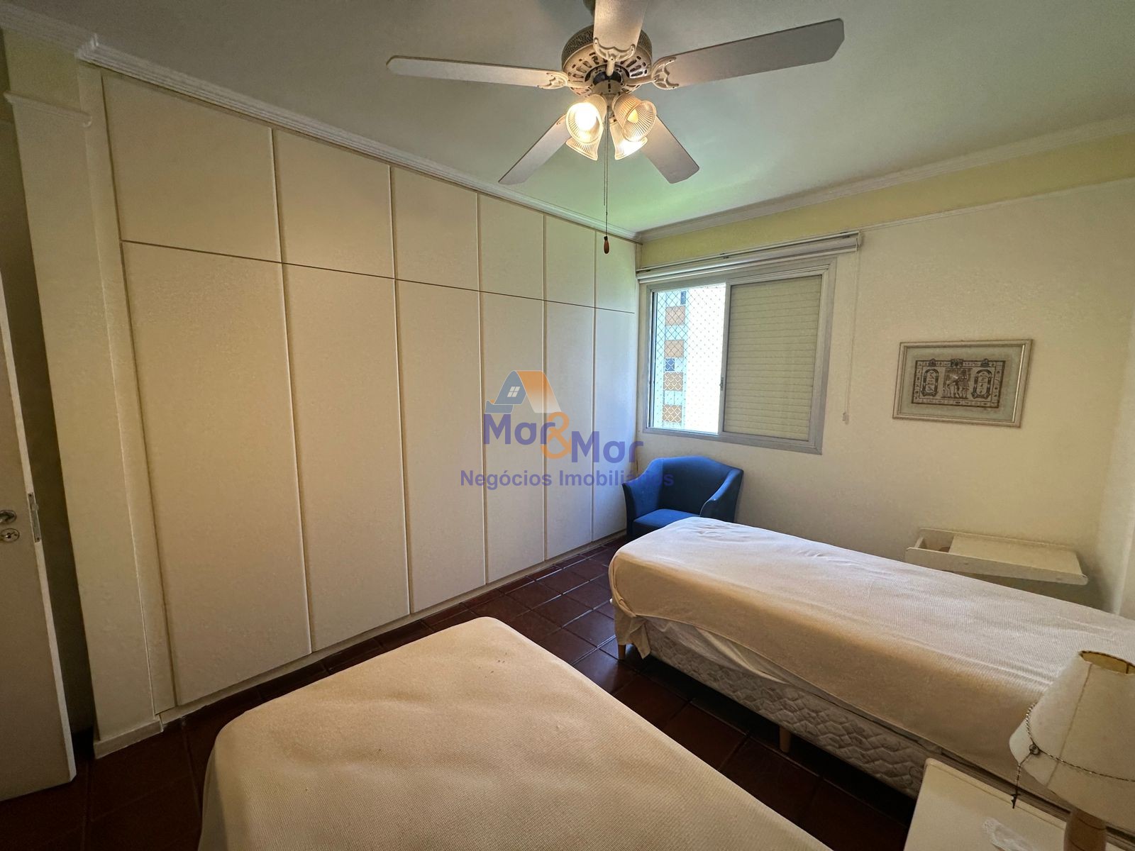Apartamento na Praia das Pitangueiras, Guarujá - SP