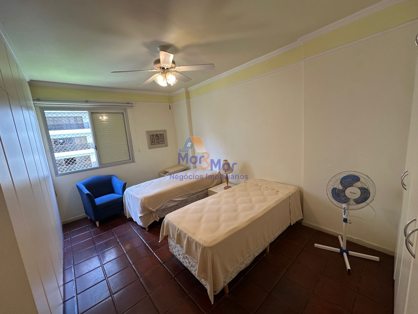Apartamento na Praia das Pitangueiras, Guarujá - SP