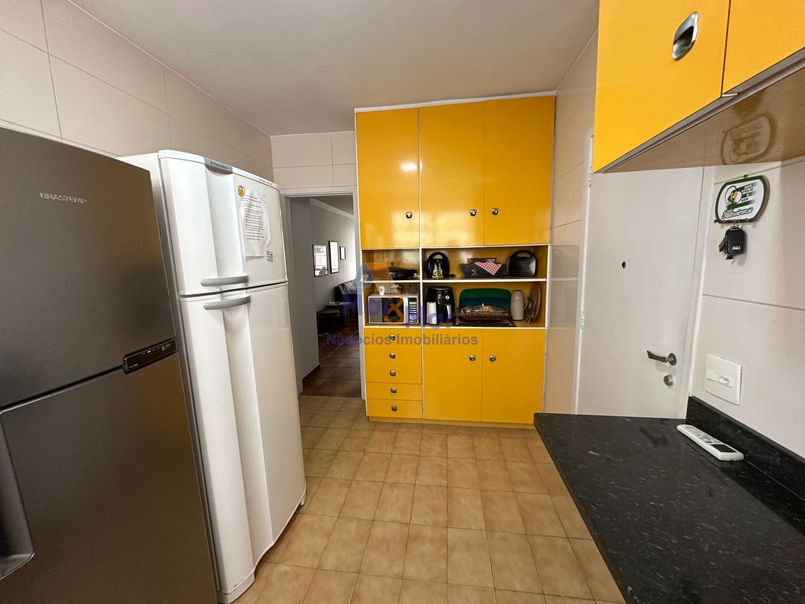 Apartamento na Praia das Pitangueiras, Guarujá - SP