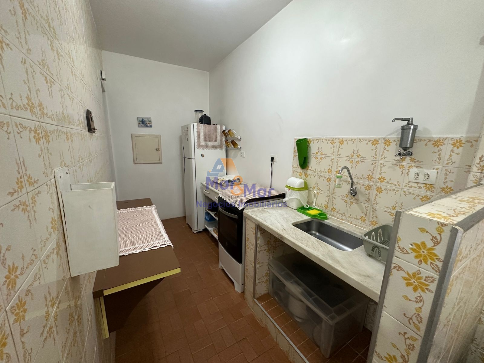 Apartamento na Praia das Pitangueiras, Guarujá - SP