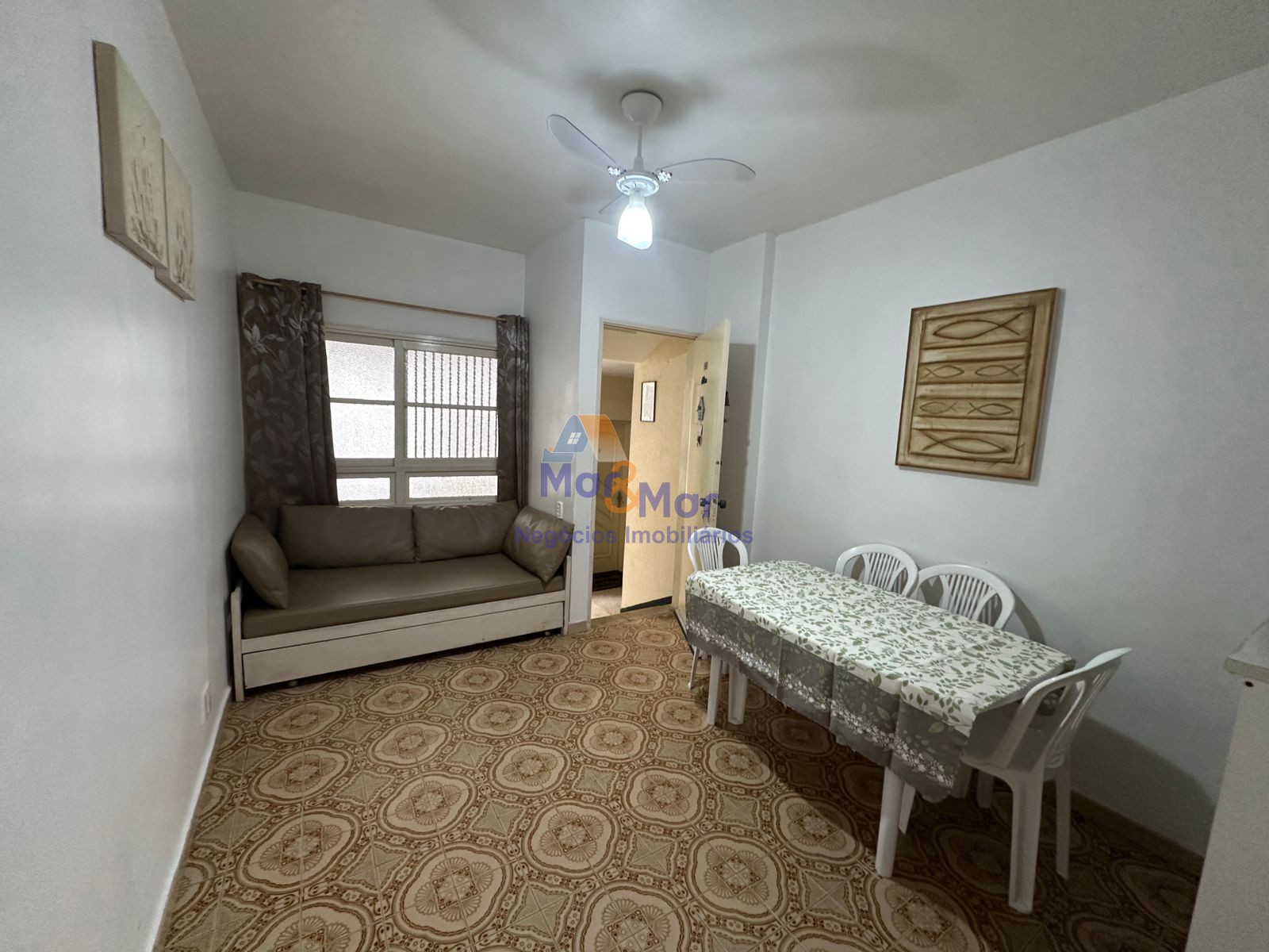 Apartamento na Praia das Pitangueiras, Guarujá - SP