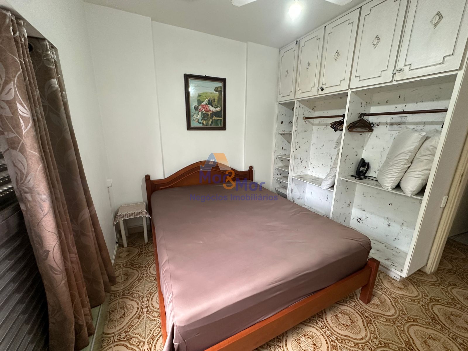 Apartamento na Praia das Pitangueiras, Guarujá - SP