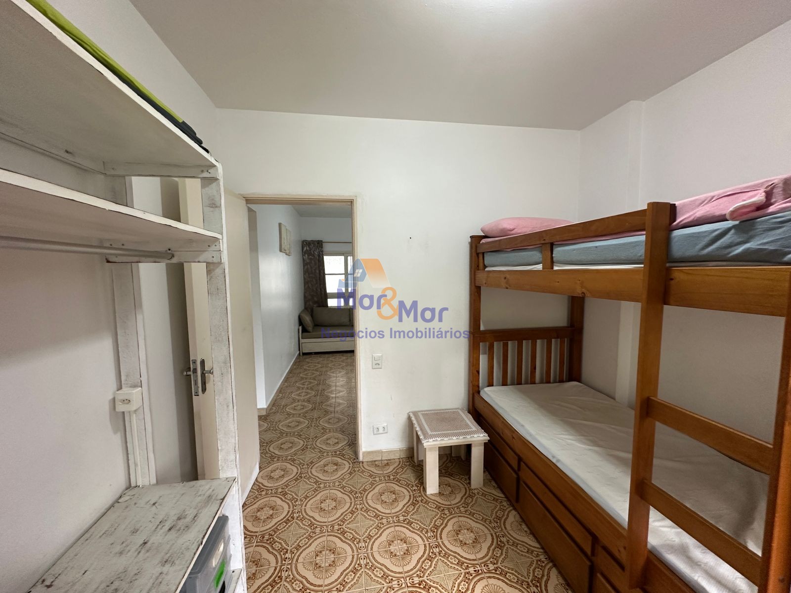 Apartamento na Praia das Pitangueiras, Guarujá - SP