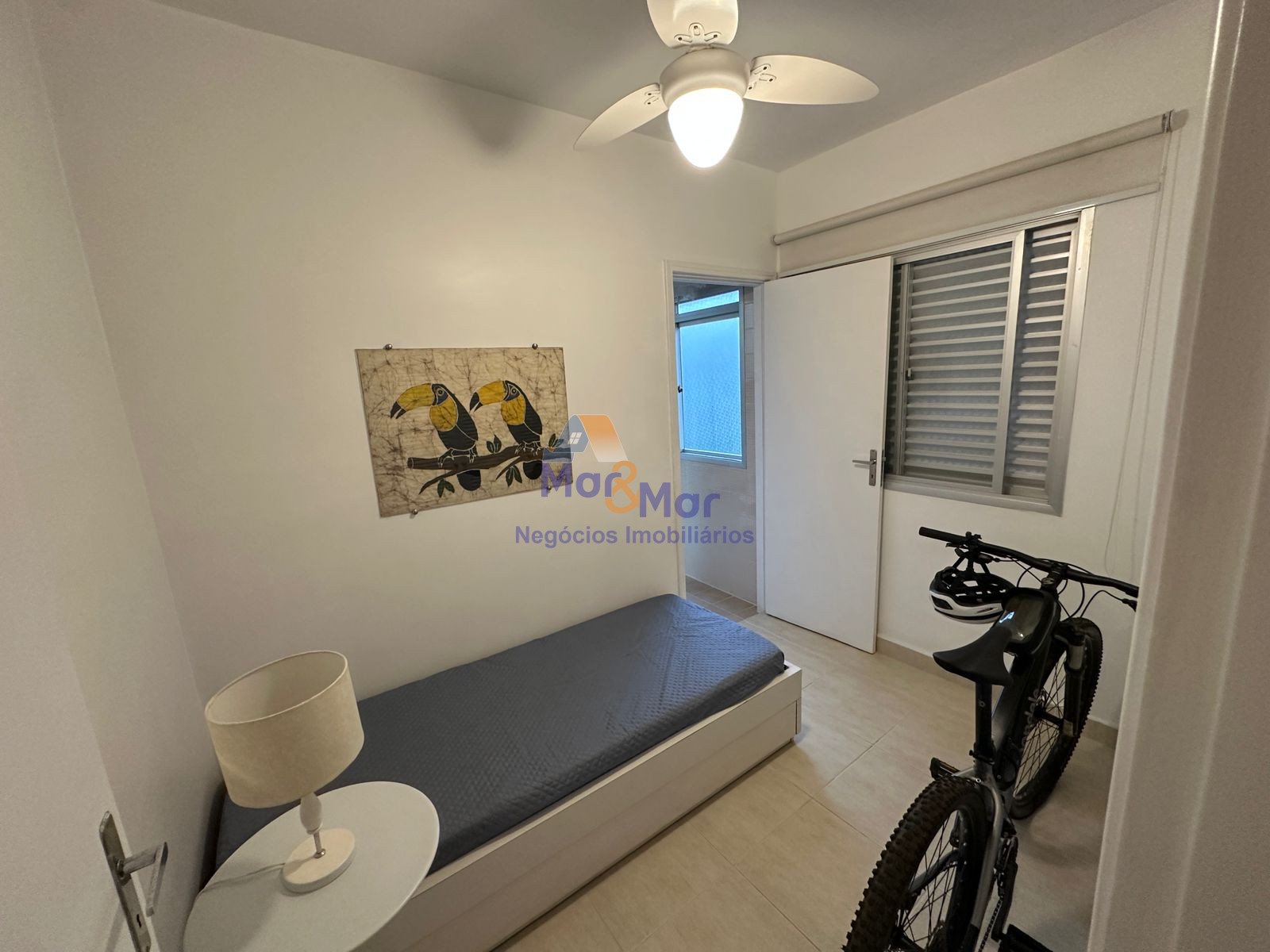Apartamento na Praia das Pitangueiras, Guarujá - SP