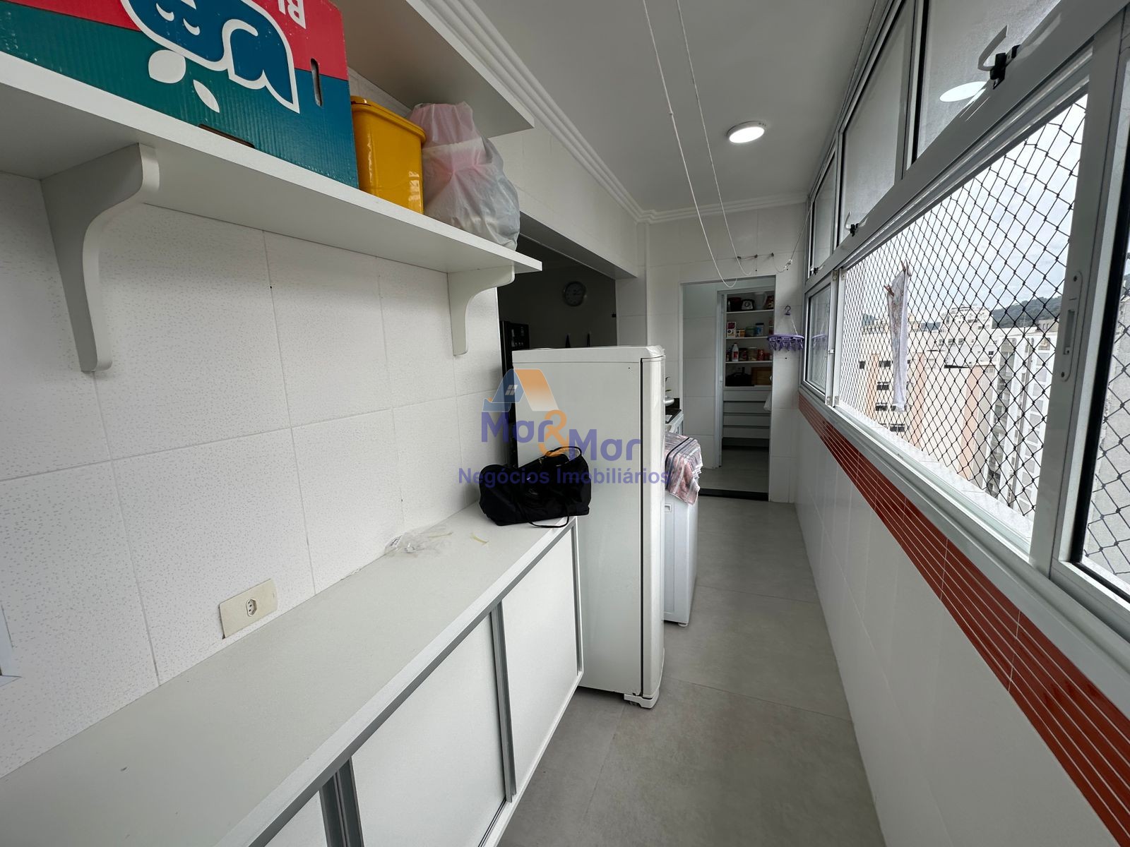 Apartamento na Praia das Pitangueiras, Guarujá - SP