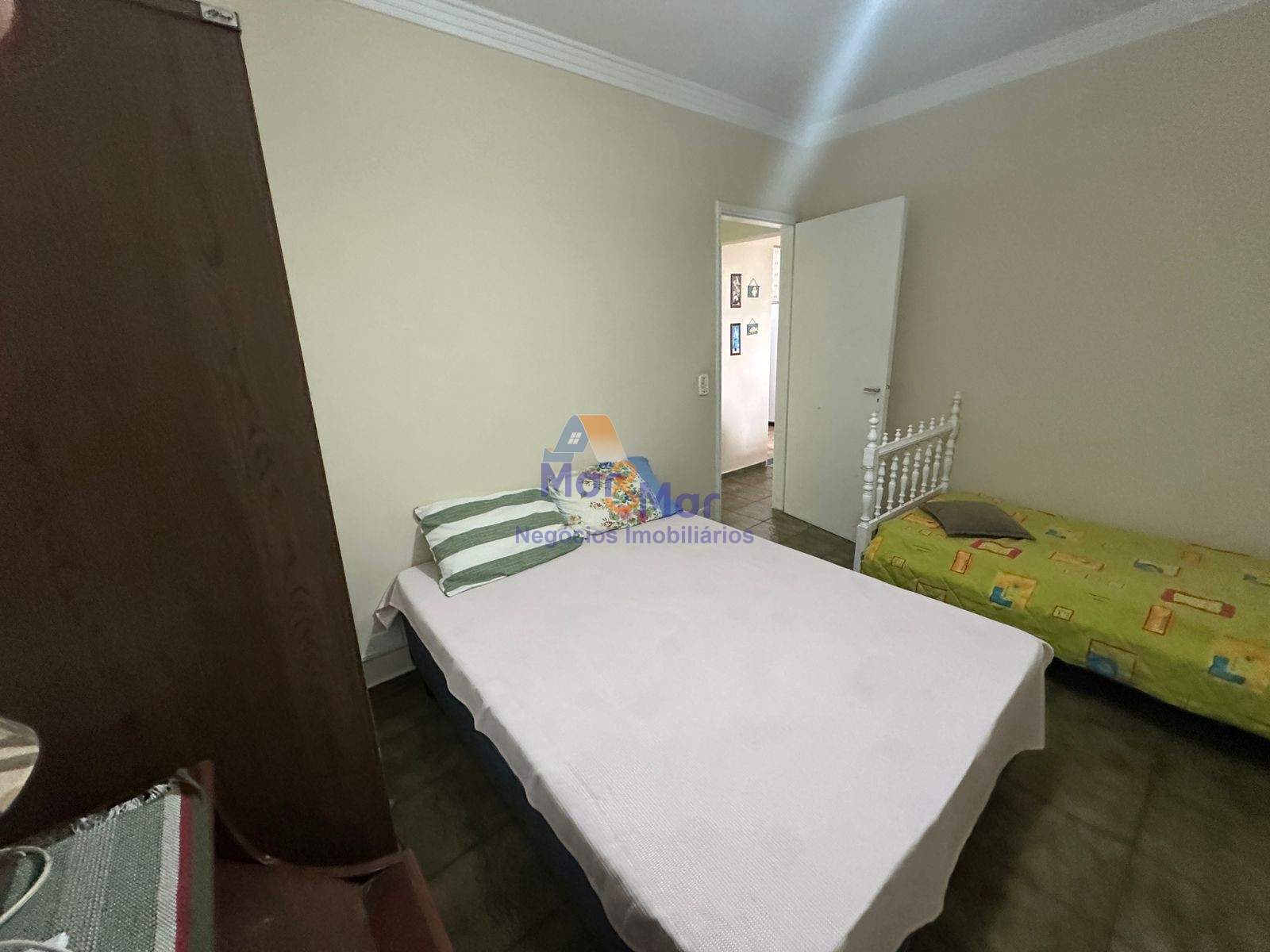 Apartamento na Praia das Pitangueiras, Guarujá - SP