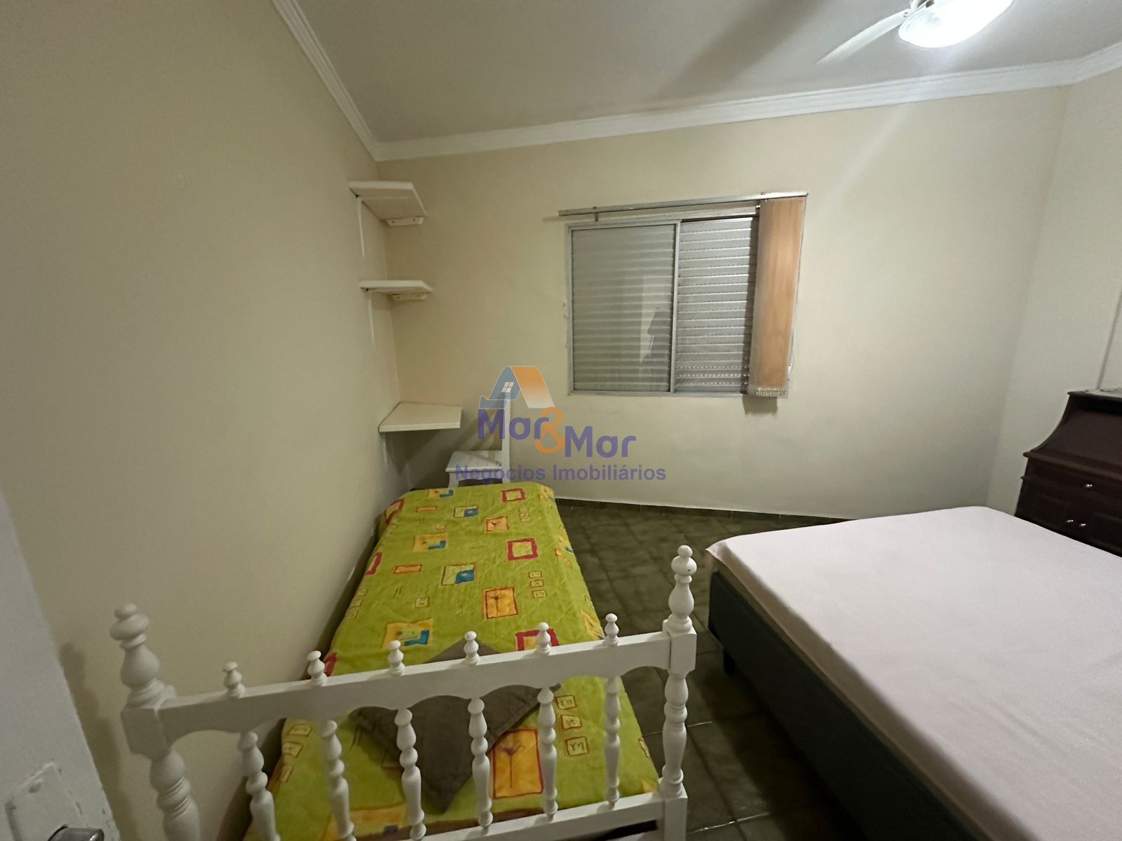 Apartamento na Praia das Pitangueiras, Guarujá - SP