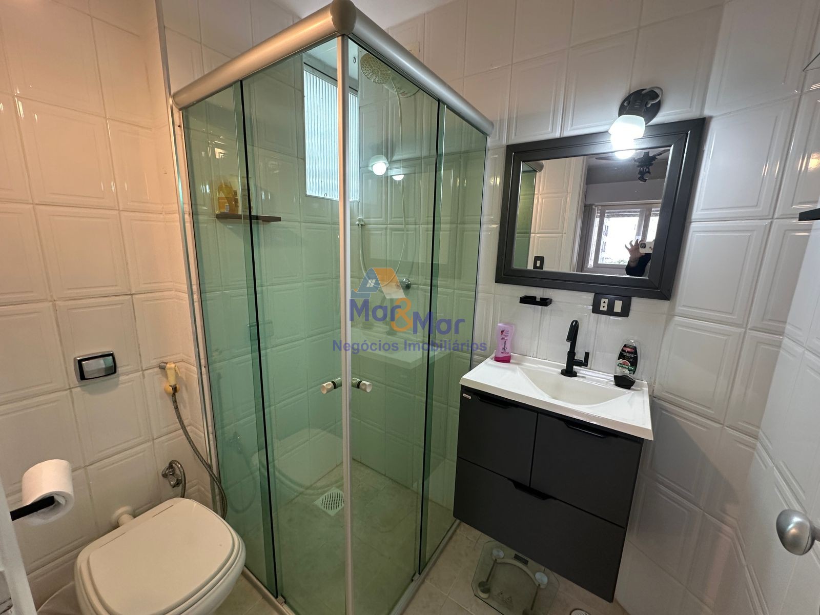 Apartamento na Praia das Pitangueiras, Guarujá - SP