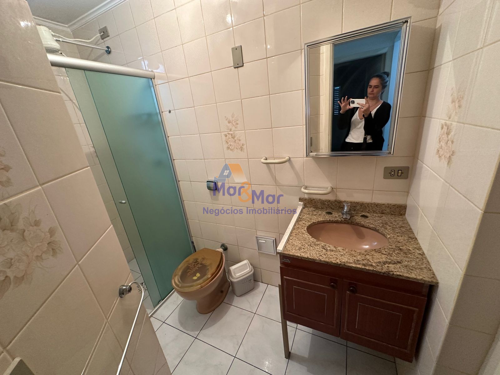 Apartamento na Praia das Pitangueiras, Guarujá - SP