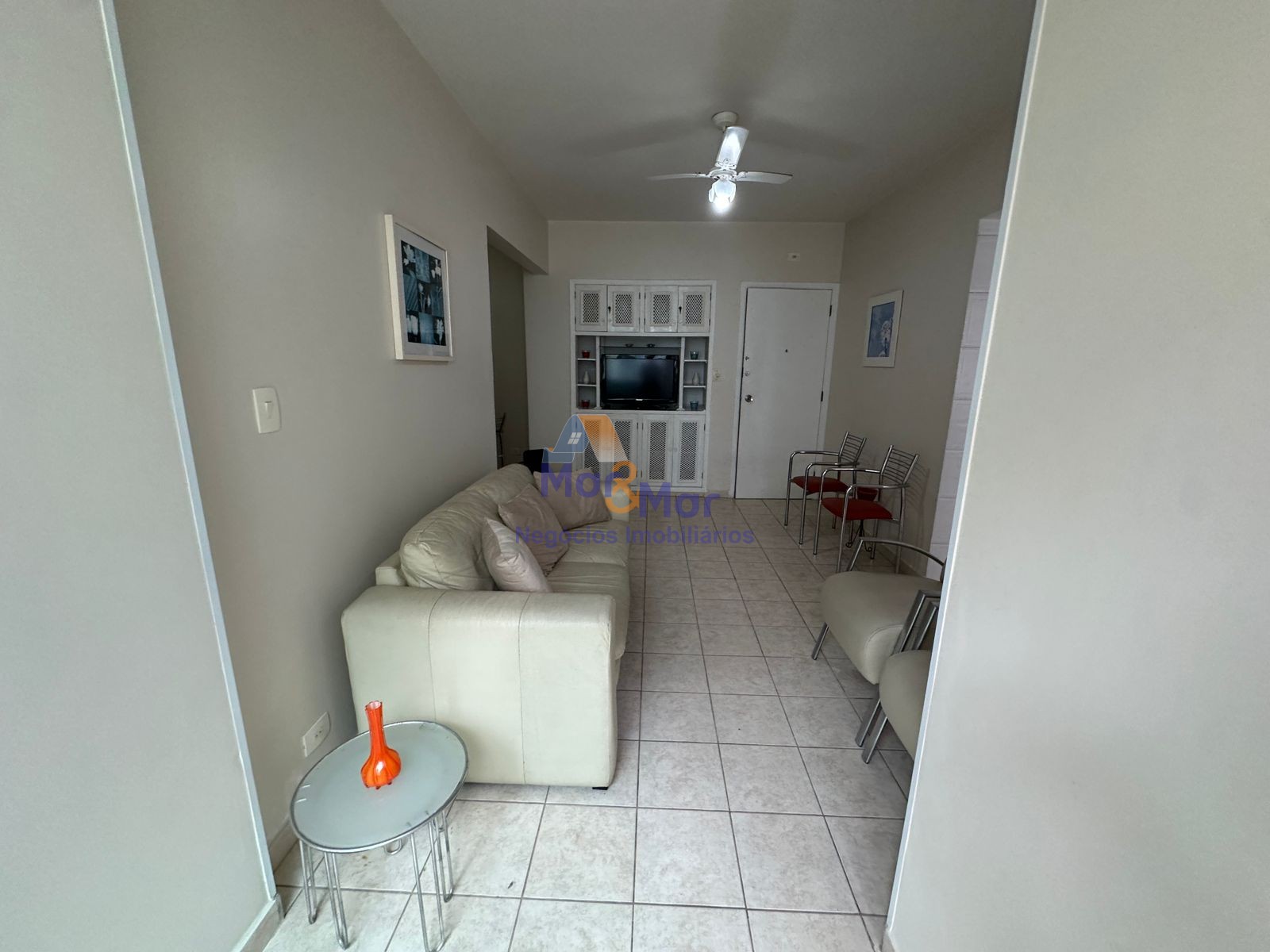 Apartamento na Praia das Pitangueiras, Guarujá - SP