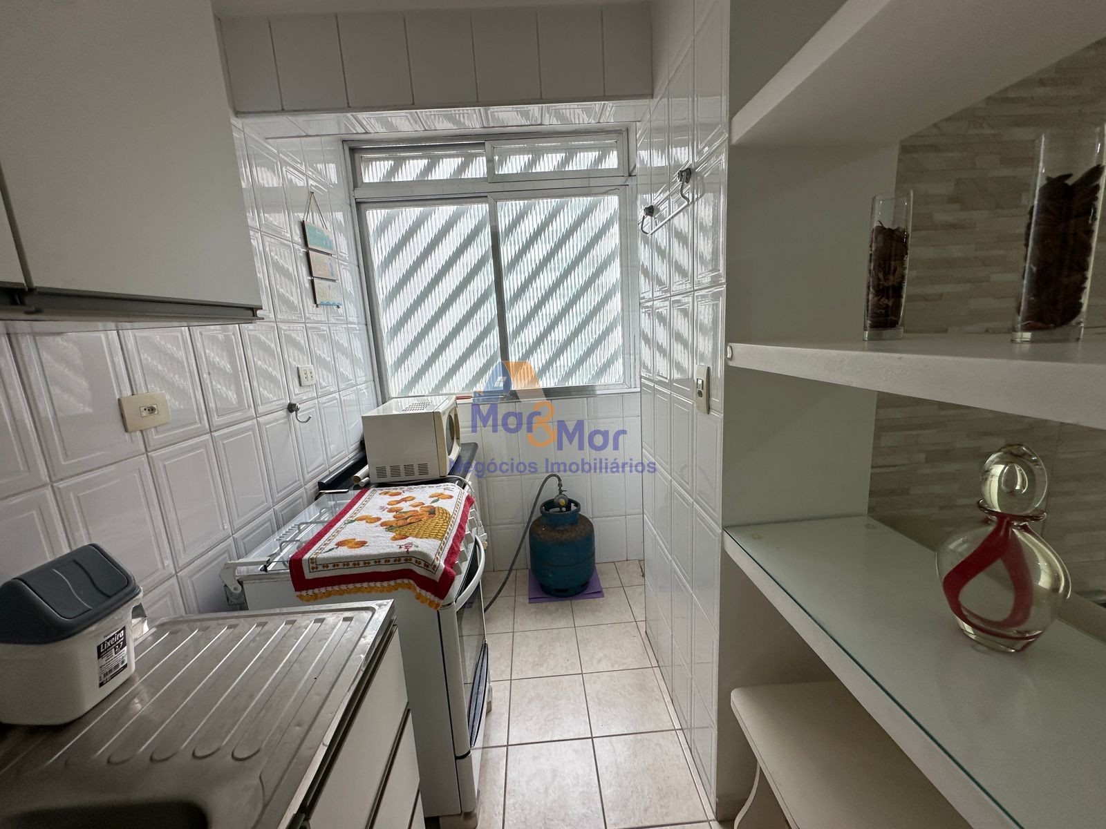 Apartamento na Praia das Pitangueiras, Guarujá - SP
