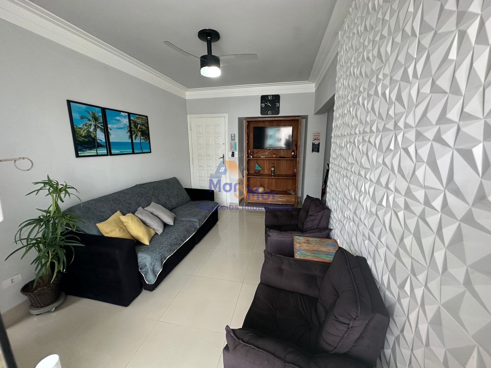 Apartamento na Praia das Pitangueiras, Guarujá - SP