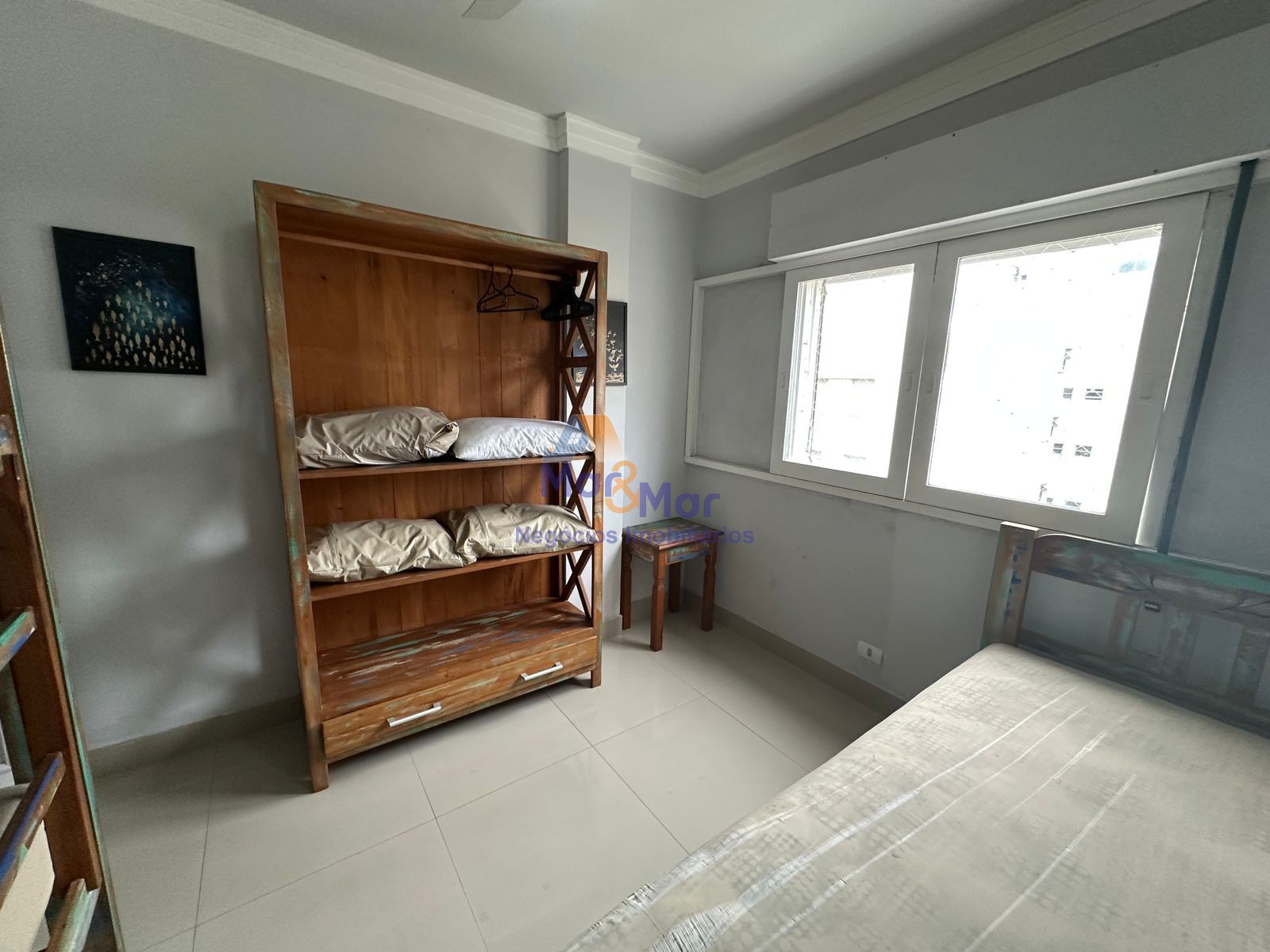 Apartamento na Praia das Pitangueiras, Guarujá - SP