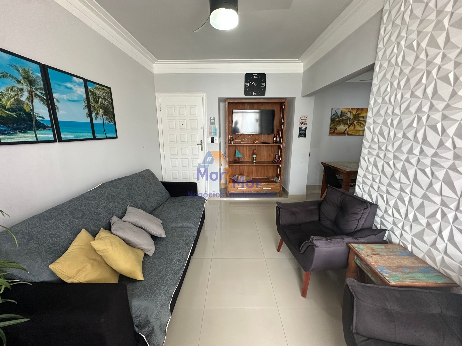 Apartamento na Praia das Pitangueiras, Guarujá - SP