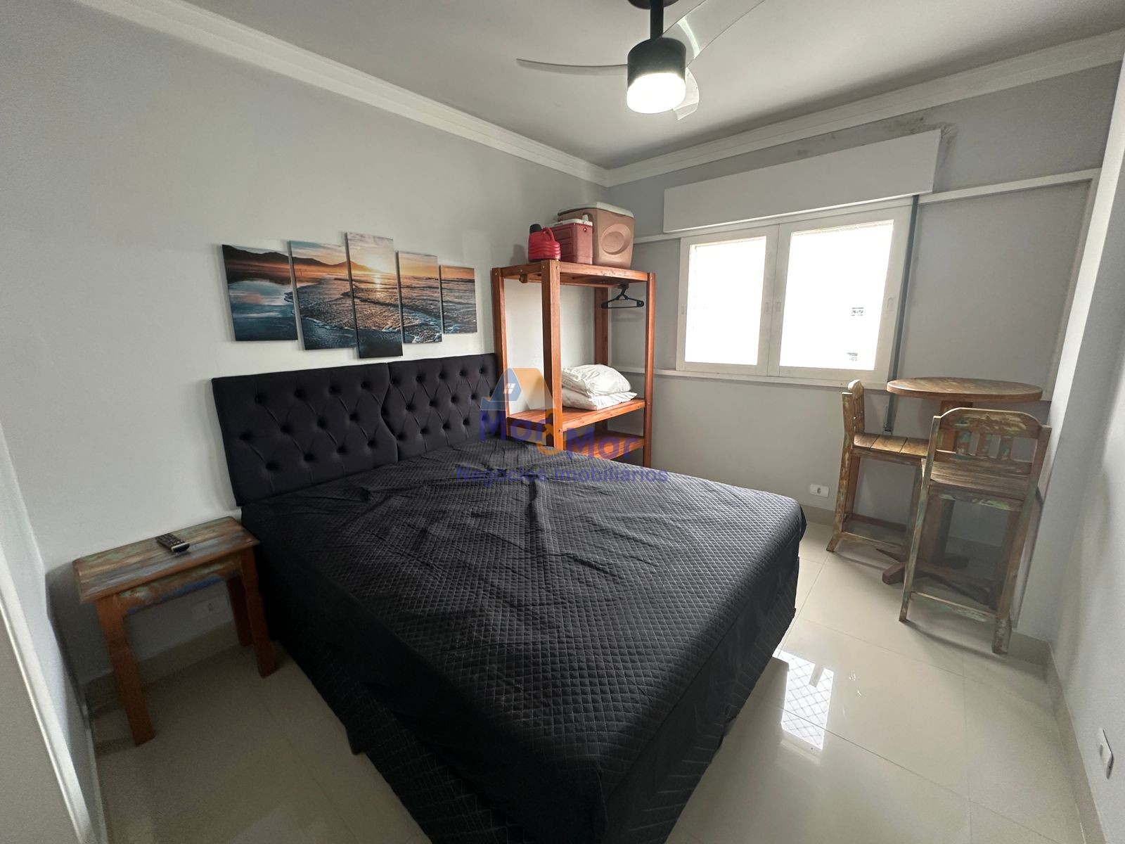 Apartamento na Praia das Pitangueiras, Guarujá - SP
