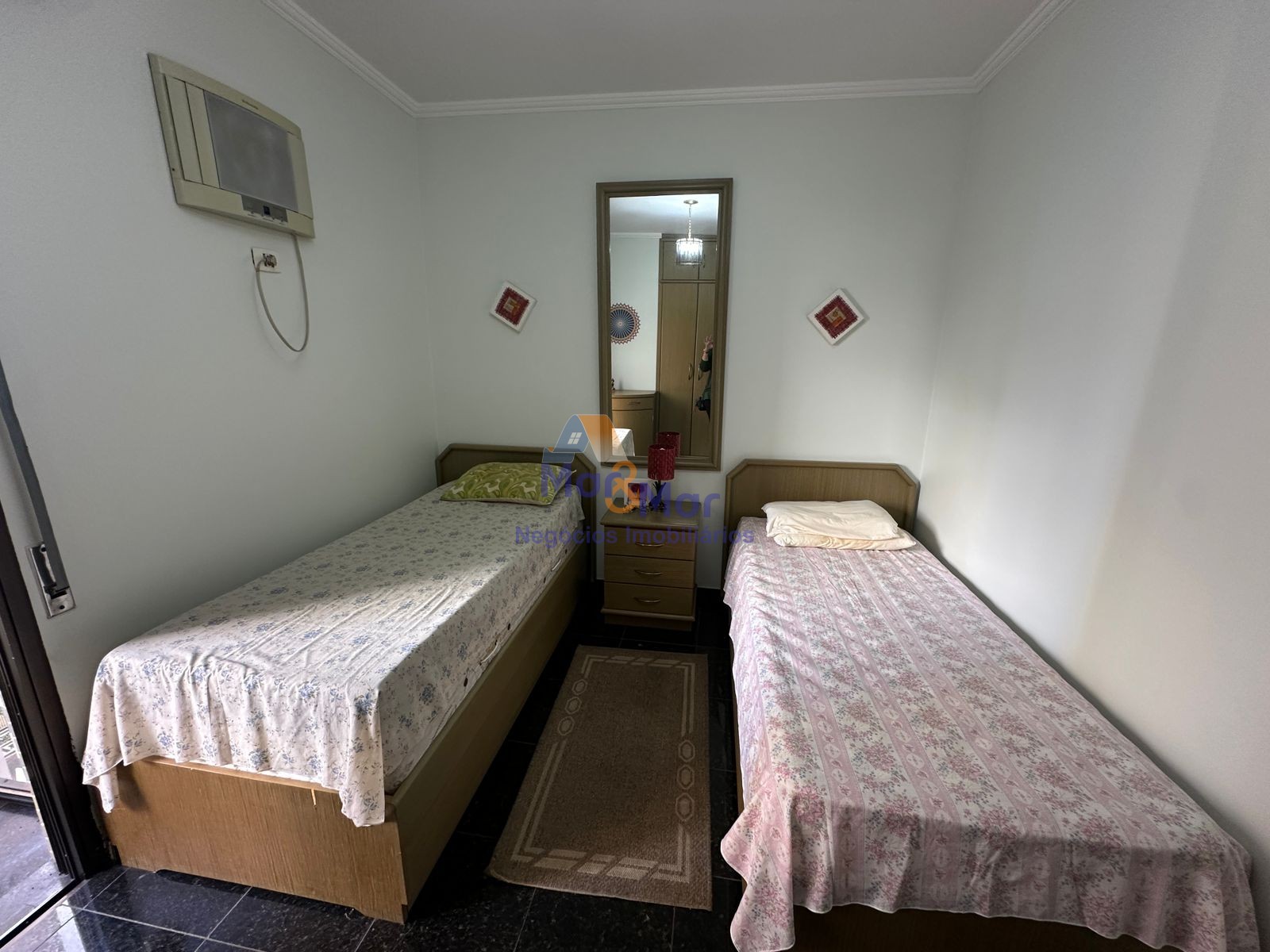 Apartamento na Praia das Pitangueiras, Guarujá - SP