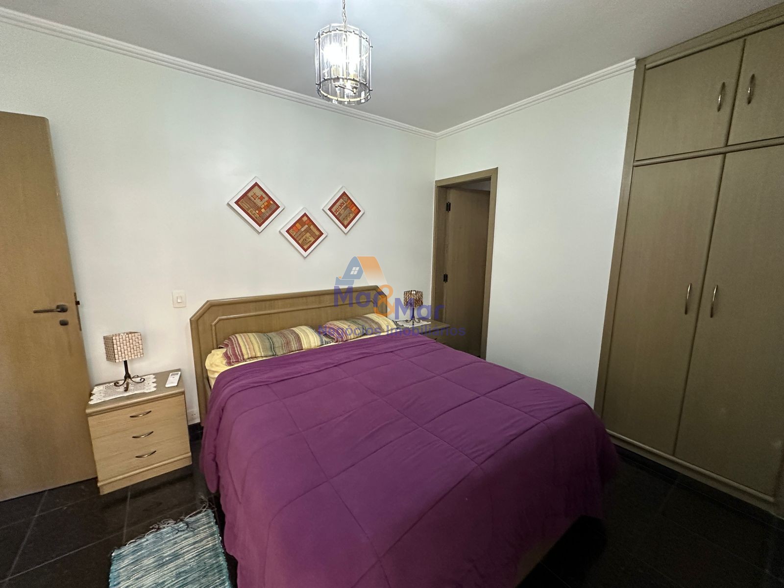 Apartamento na Praia das Pitangueiras, Guarujá - SP