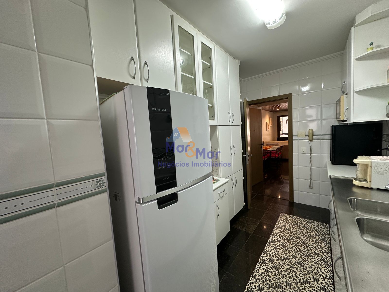 Apartamento na Praia das Pitangueiras, Guarujá - SP