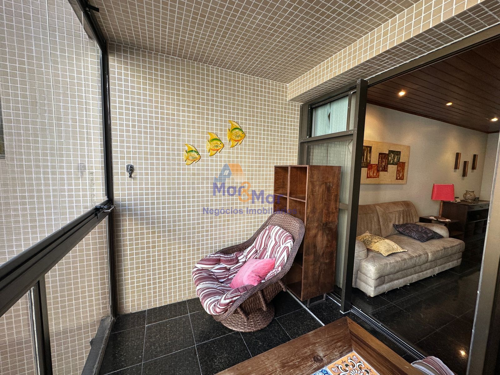 Apartamento na Praia das Pitangueiras, Guarujá - SP
