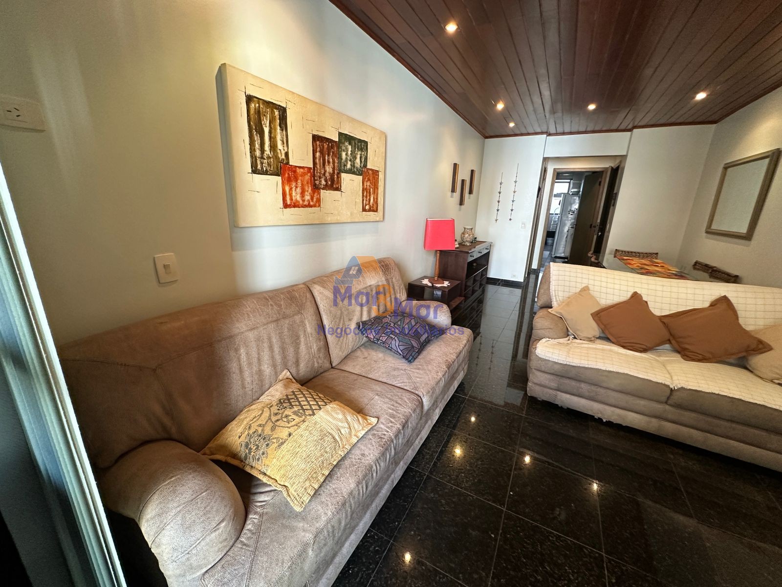 Apartamento na Praia das Pitangueiras, Guarujá - SP