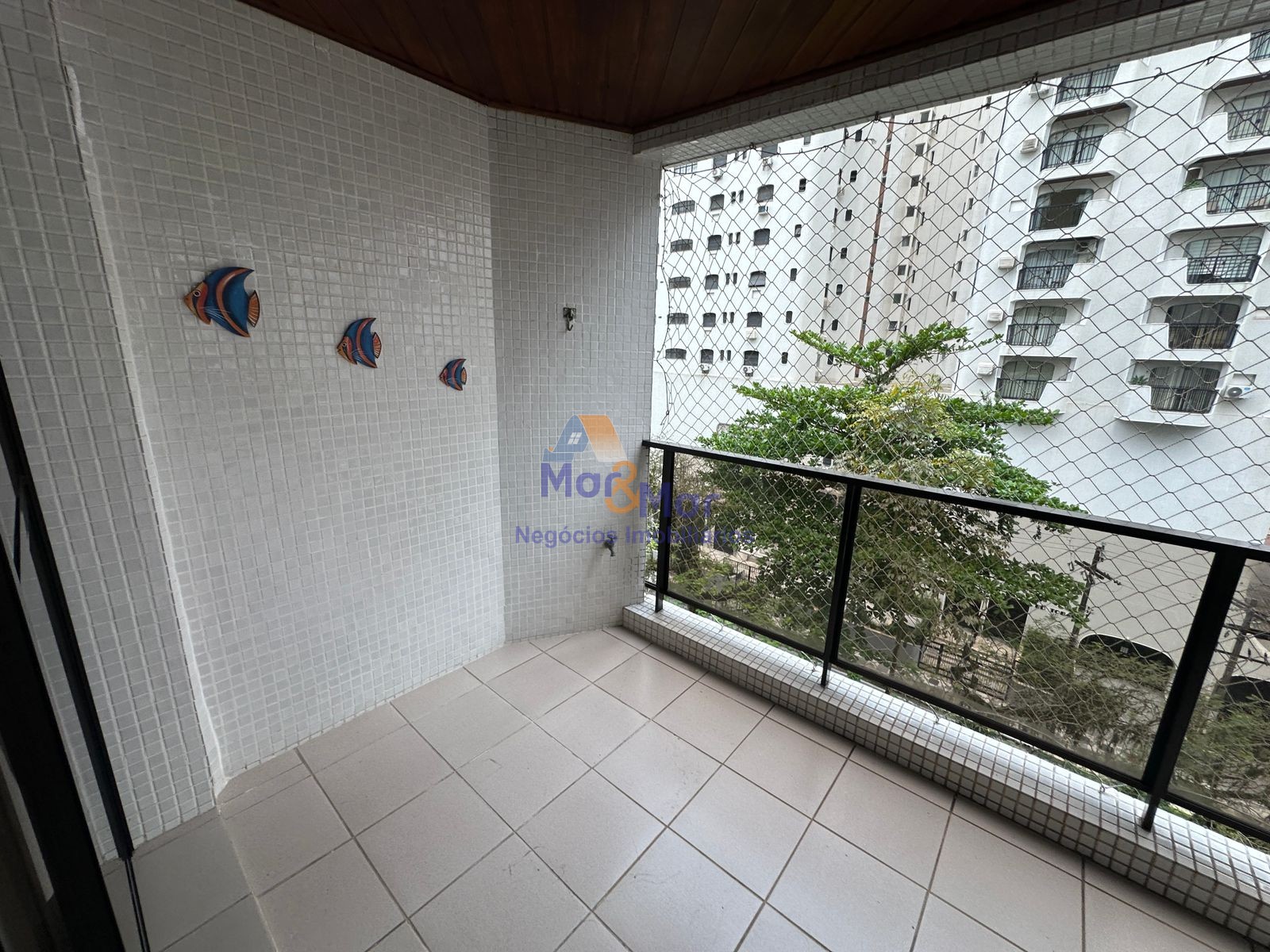 Apartamento na Praia das Pitangueiras, Guarujá - SP