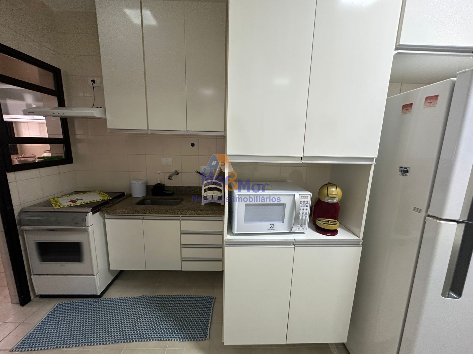 Apartamento na Praia das Pitangueiras, Guarujá - SP