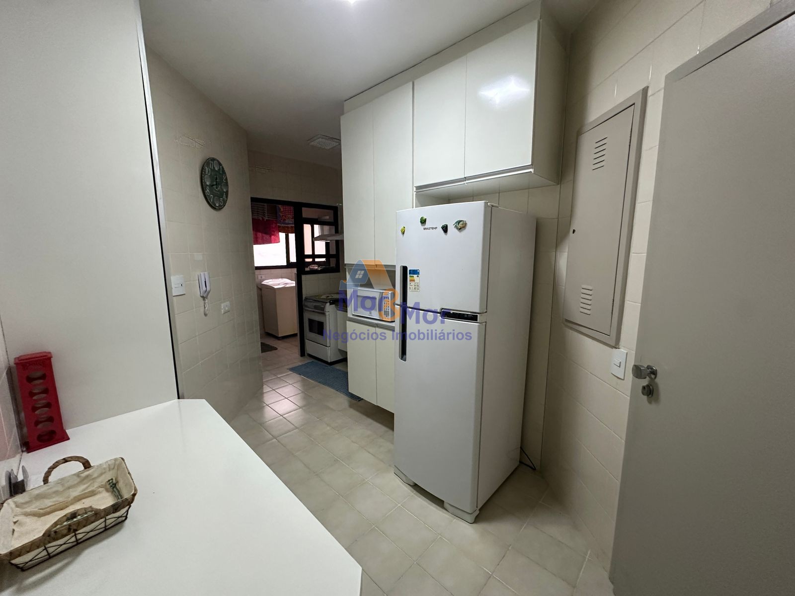 Apartamento na Praia das Pitangueiras, Guarujá - SP