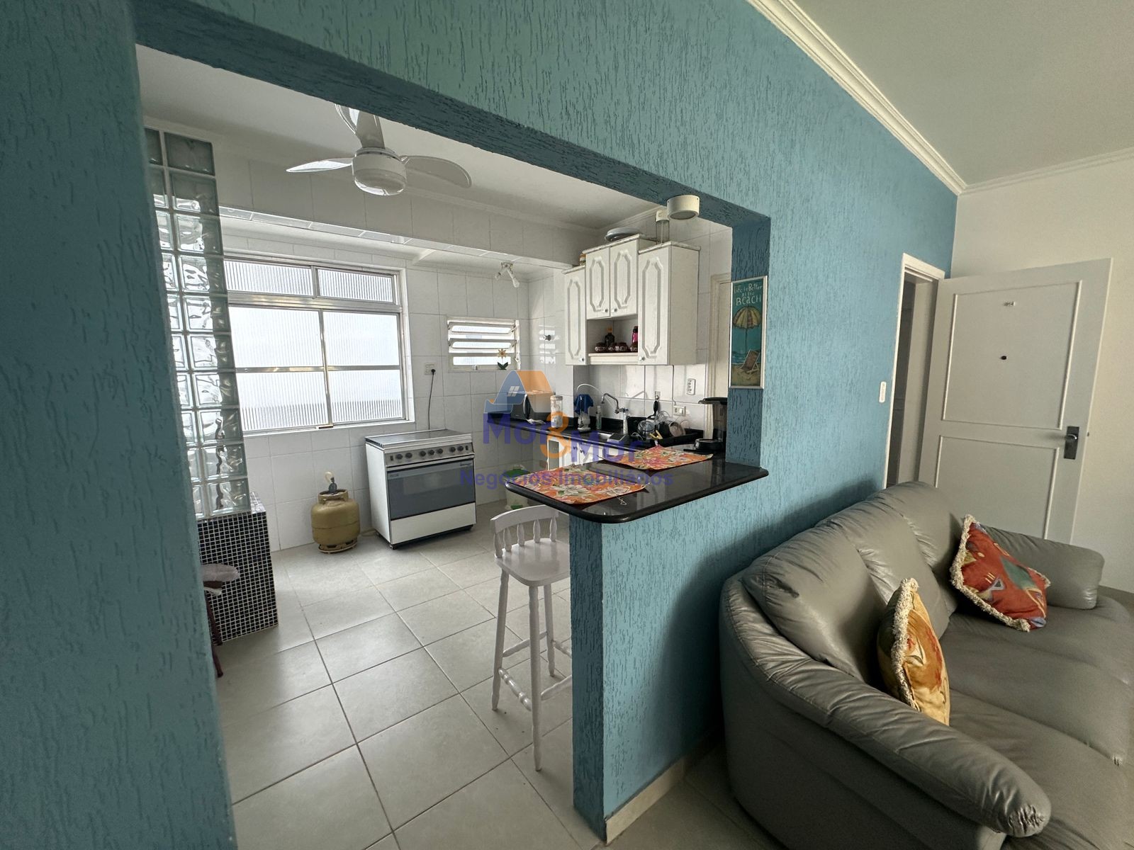Apartamento na Praia das Pitangueiras, Guarujá - SP