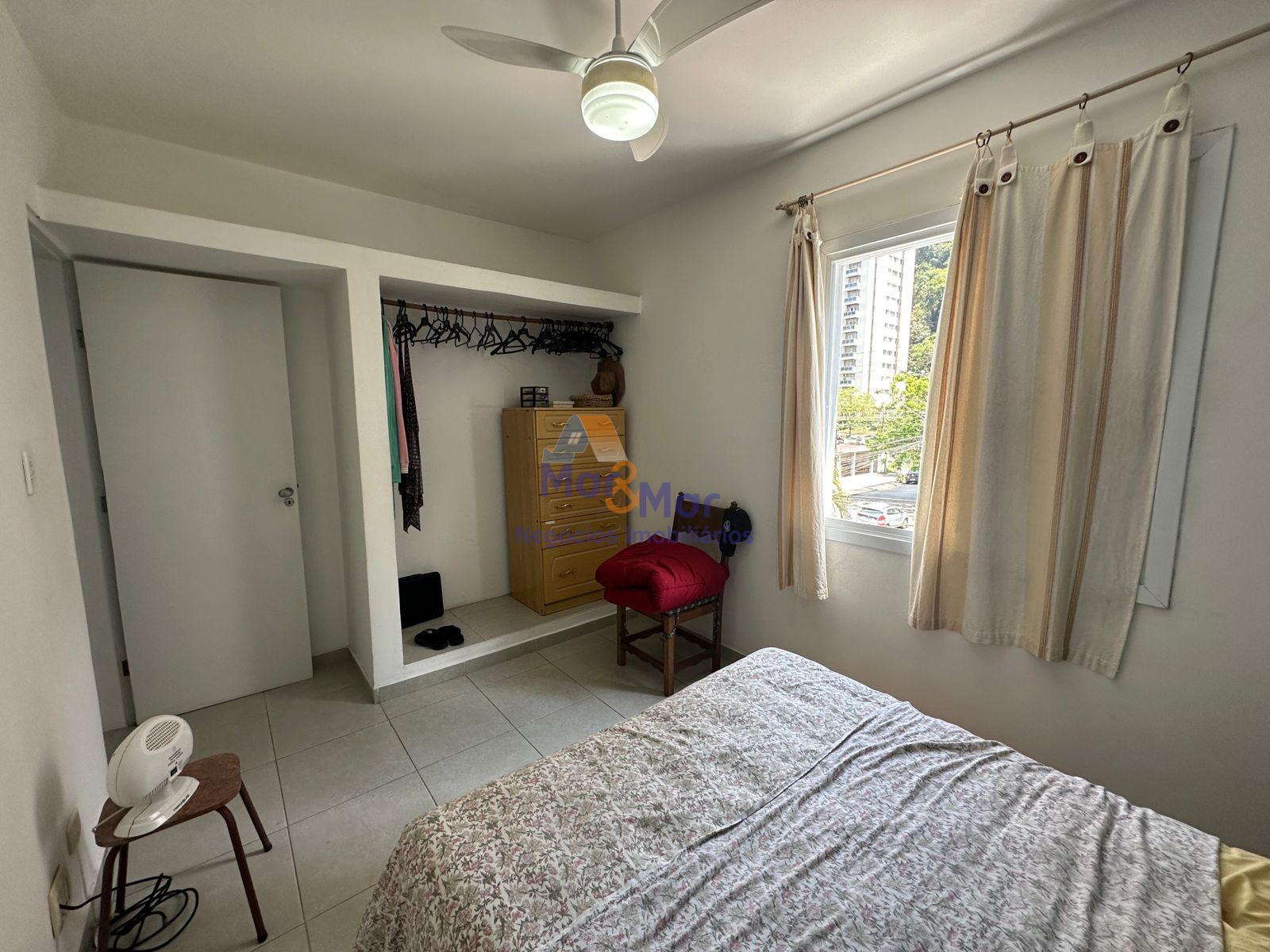 Apartamento na Praia das Pitangueiras, Guarujá - SP